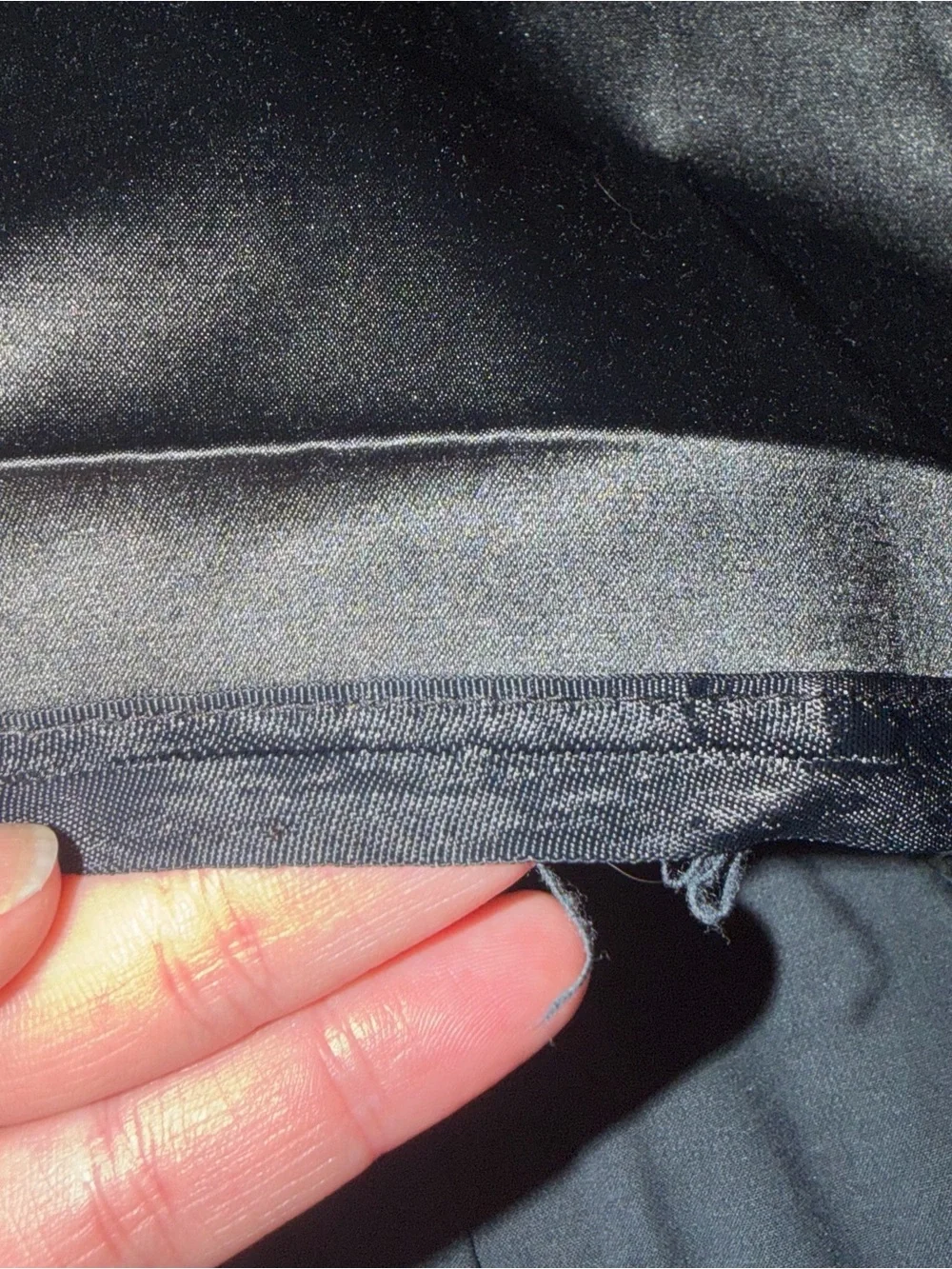 Women's‎ size 6 satin skirt East 5th Black & Gray Feather-Print A-Line Skirt